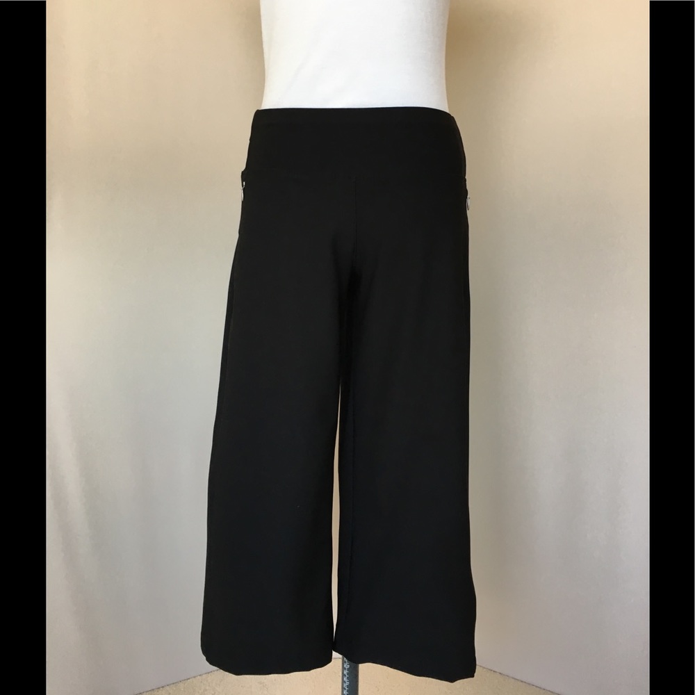 LUCY Cropped Yoga/Workout Pants Size XS